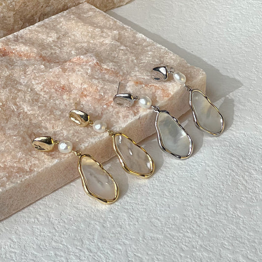 14K GOLD-PLATED EARRINGS WITH MOTHER-OF PEARL PENDANT 淡水珍珠貝殼片吊墜耳環