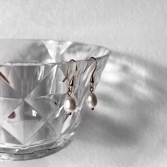 18K GOLD-PLATED EARRINGS WITH FRESHWATER PEARLS 淡水珍珠耳環