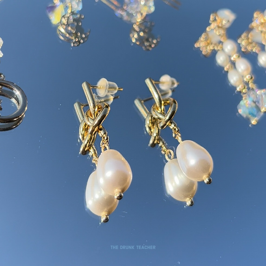 KNOT PEARL EARRINGS  925 針打結珍珠耳環