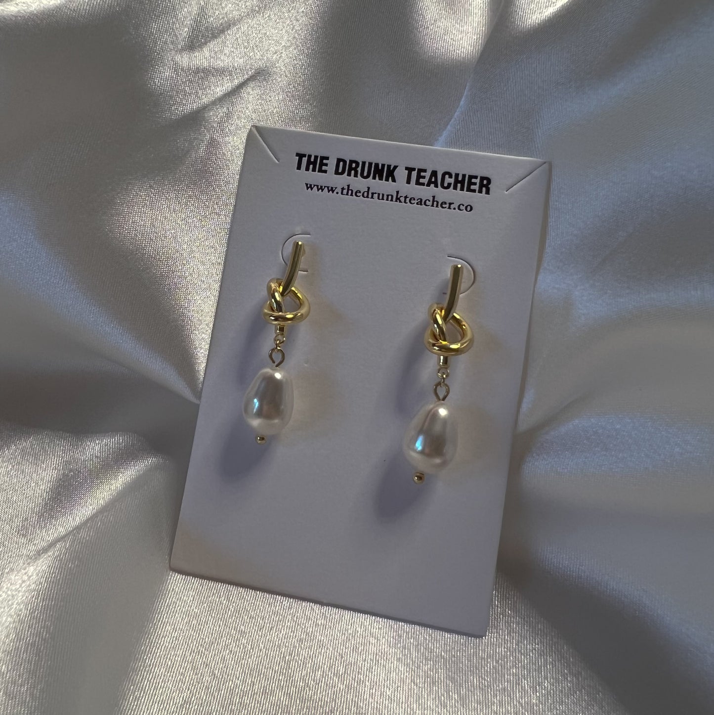 KNOT PEARL EARRINGS  925 針打結珍珠耳環