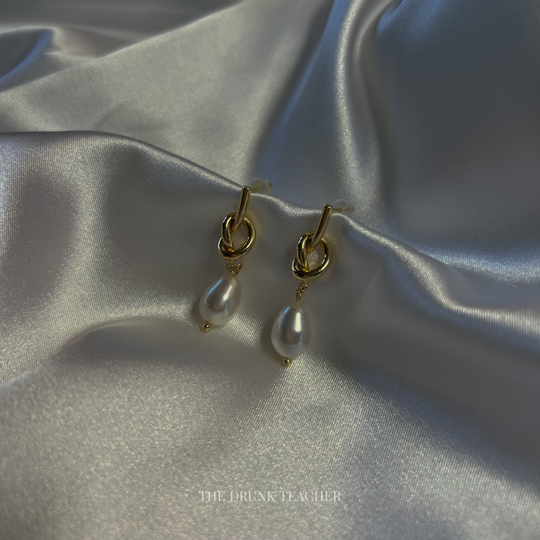 KNOT PEARL EARRINGS  925 針打結珍珠耳環